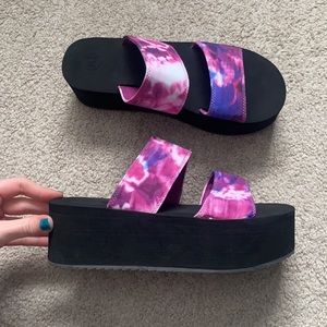 Urban Outfitters Size 9 Black And Purple Tie Dye Platform Sandals